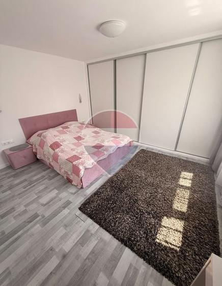 Duplex cu 6 camere cu Teren 229 Mp în Est