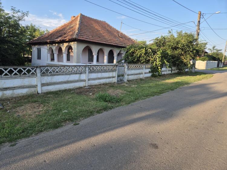 Casă cu 3 camere în Fulga