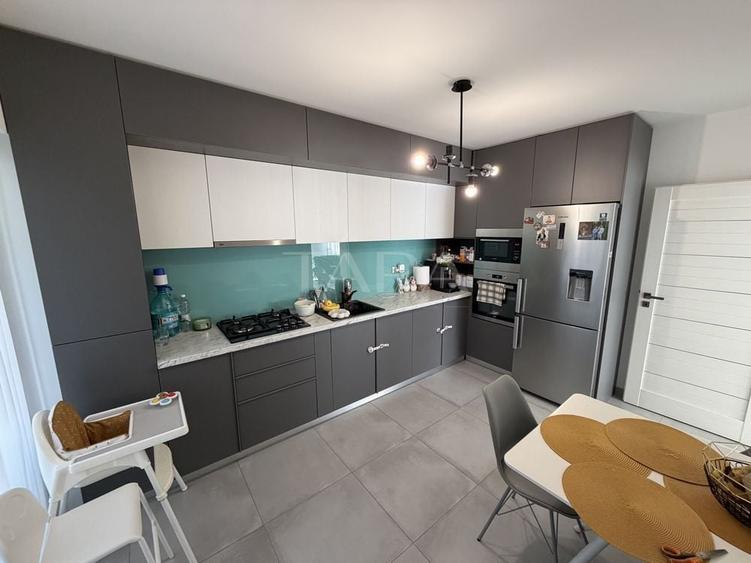 Apartament cu 3 camere decomandat, mobilat în Sânnicoară