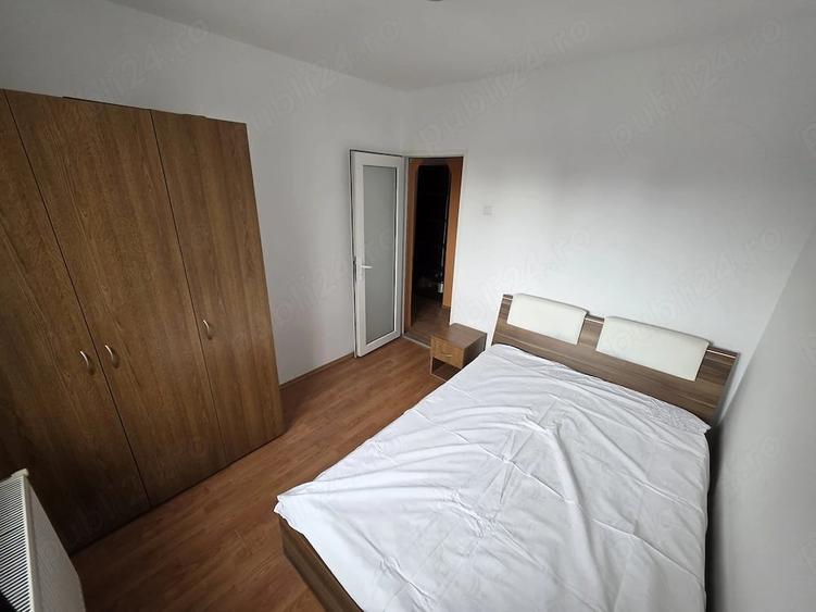 Apartament cu 3 camere decomandat în Astra