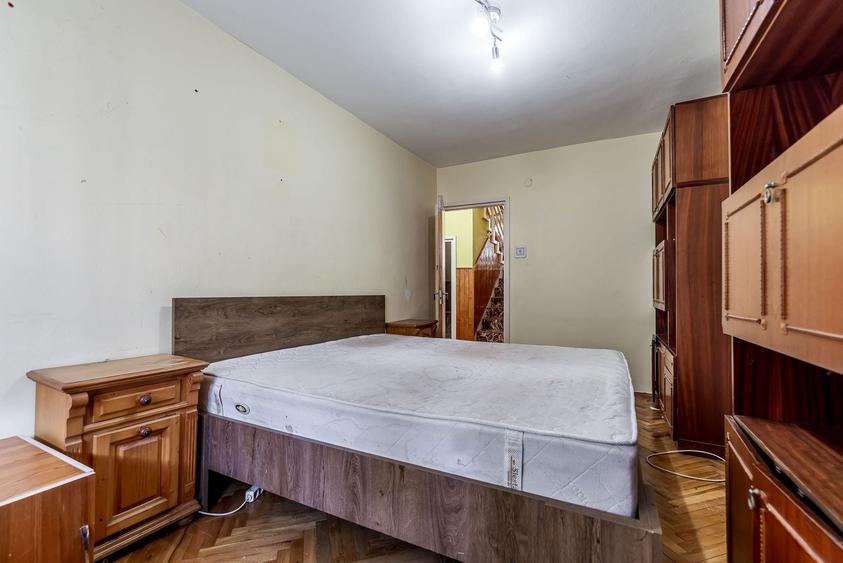 Apartament cu 3 camere decomandat, mobilat în Polivalentă