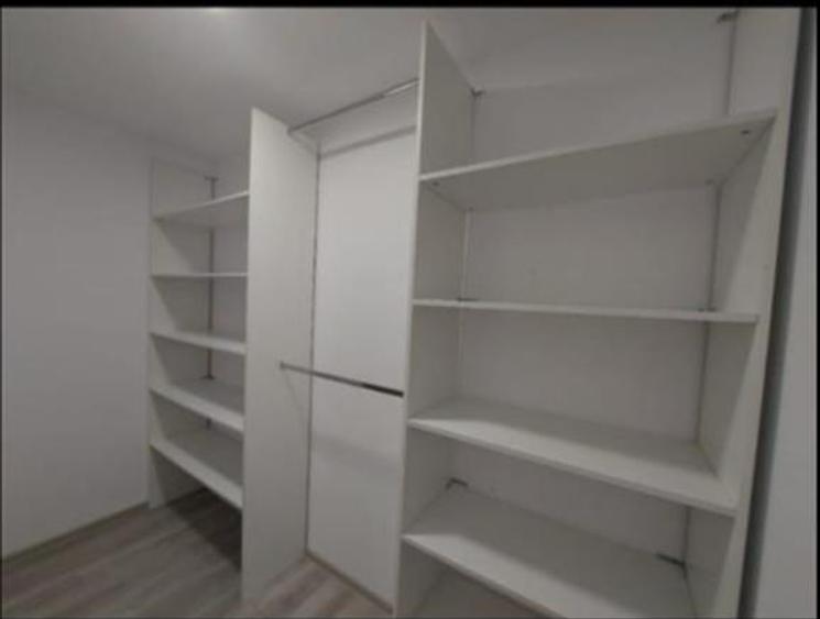 Apartament cu 2 camere semidecomandat, mobilat în Tractorul