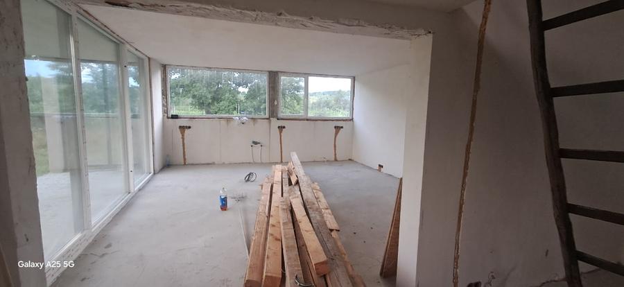 Casă individuală cu 5 camere cu Teren 880 Mp în Sasca Mare