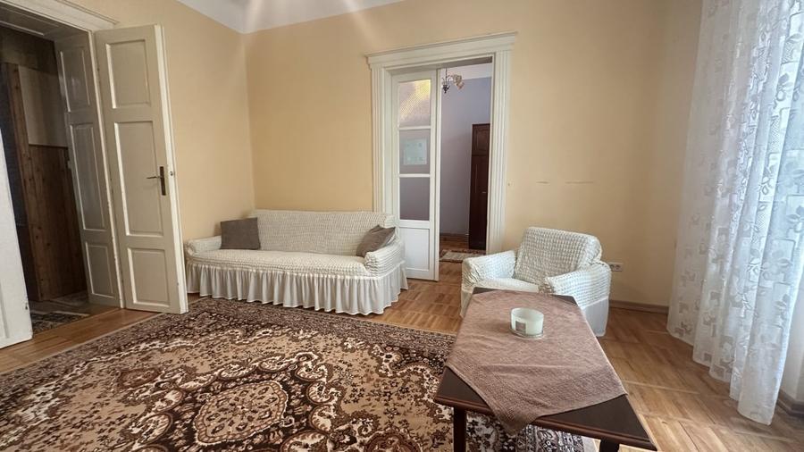Apartament cu 3 camere semidecomandat, mobilat în Ultracentral