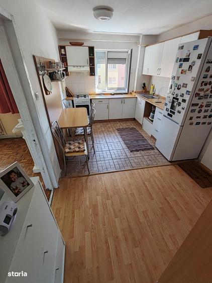 Apartament cu 3 camere decomandat în Central