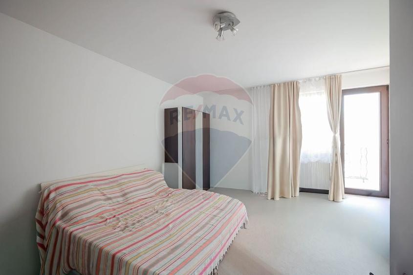 Duplex cu 3 camere cu Teren 241 Mp în Iosia