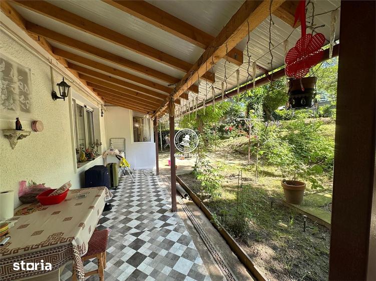 Apartament cu 3 camere semidecomandat în Tătărași