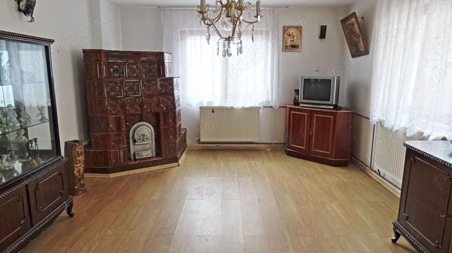 Casă cu 6 camere cu Teren 365 Mp în Zamora