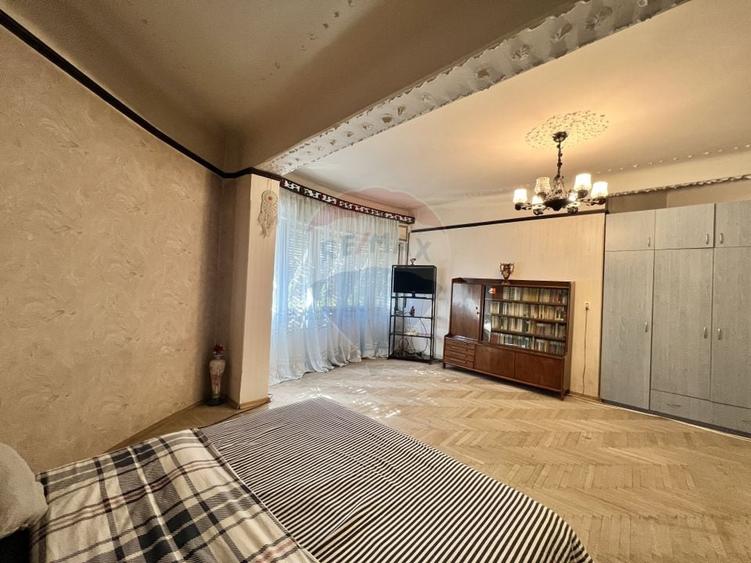 Apartament cu 3 camere circular în Bucur Obor
