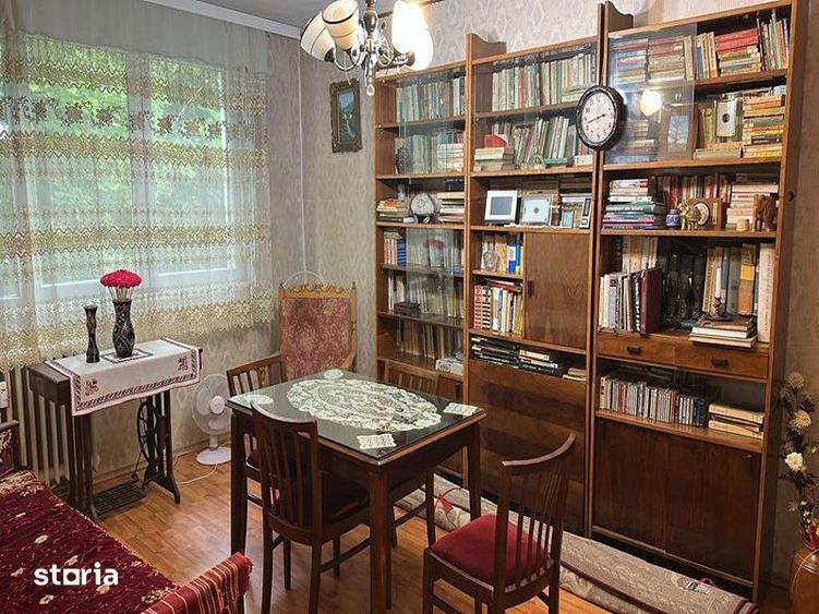 Apartament cu 4 camere decomandat în Berceni