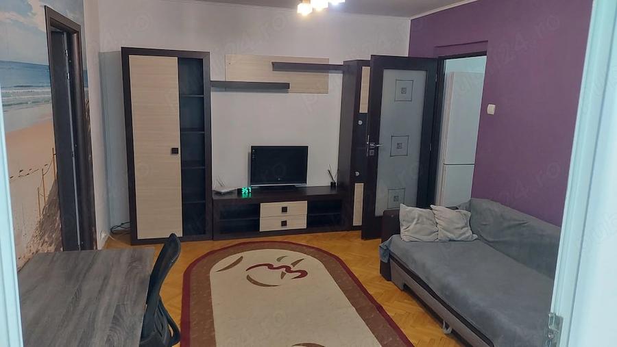 Apartament cu 2 camere semidecomandat în Podu Roș