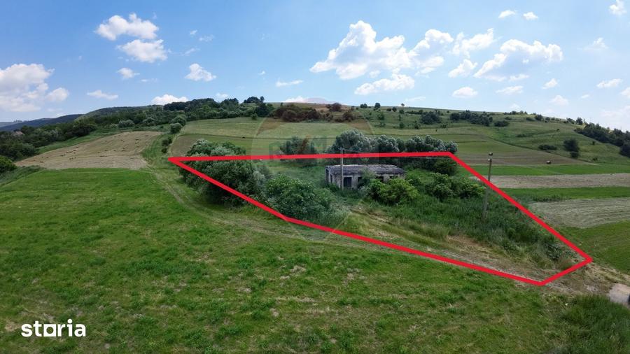 Teren de 2539 mp, în Vânători