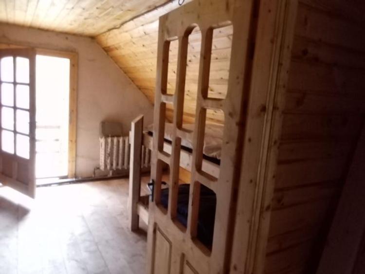 Casă individuală cu 5 camere cu Teren 3884 Mp în Plaiul Foii