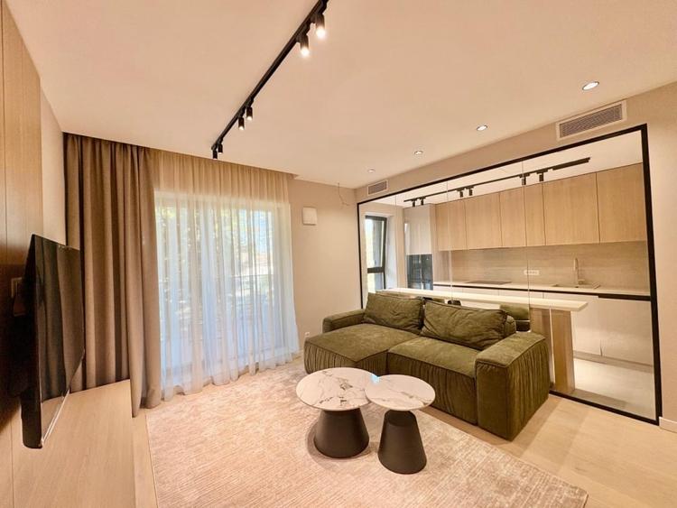 Apartament cu 2 camere decomandat, mobilat în Aviației