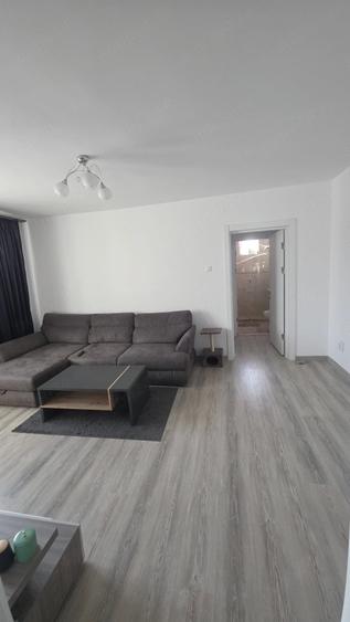 Apartament cu 2 camere semidecomandat în Cedonia