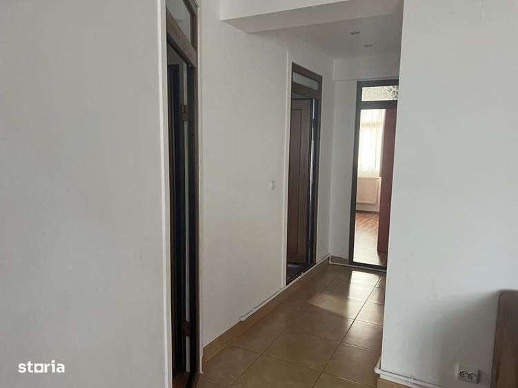 Apartament cu 3 camere în Micro 3