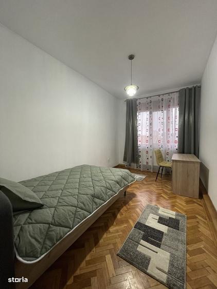 Apartament cu 3 camere decomandat în Cetate