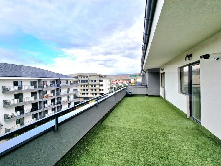 Apartament cu 3 camere semidecomandat în Florești