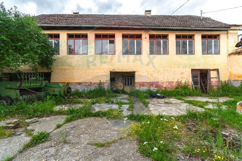 Casă cu Teren 1044 Mp în Jibert