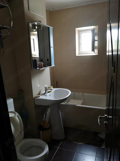 Apartament cu 2 camere decomandat în Rovine