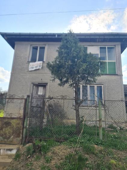 Casă cu Teren 1300 Mp în Probota