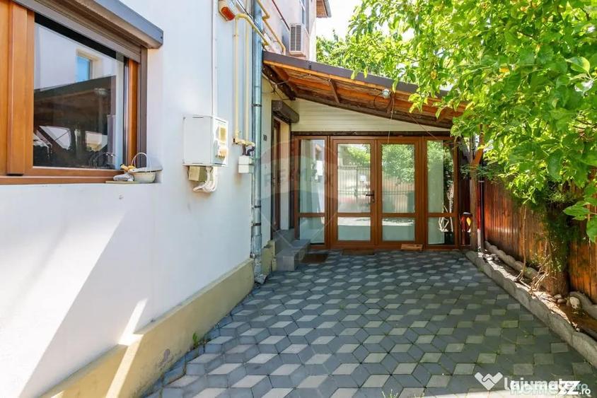 Apartament cu 4 camere semidecomandat în Turda
