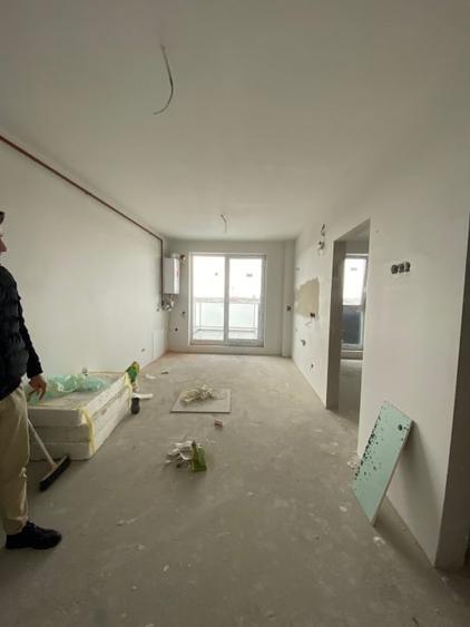 Apartament cu 2 camere semidecomandat în Est