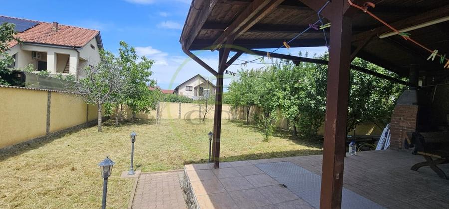 Casă individuală cu 3 camere cu Canalizare în Malu Mare