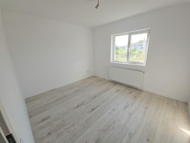 Casă individuală cu 4 camere cu Teren 452 Mp în Săbăreni