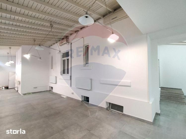 Casă cu 7 camere cu Teren 212 Mp în Ștefan cel Mare