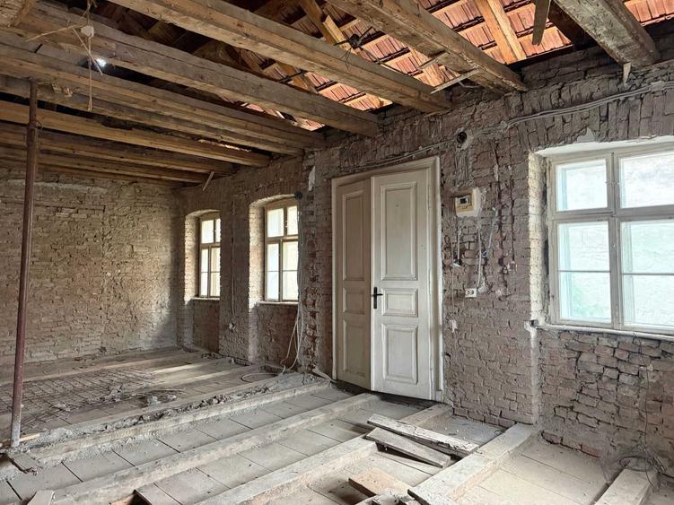 Casă cu 4 camere în Ultracentral