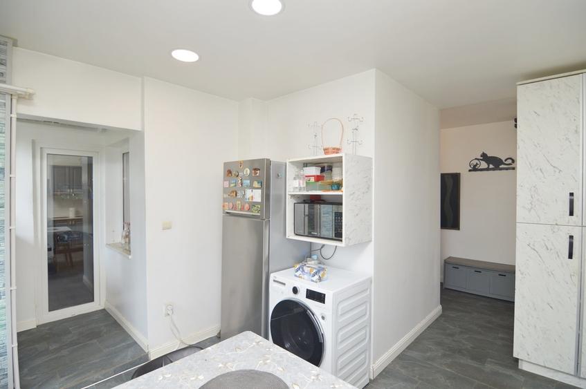 Apartament cu 3 camere decomandat în Rahova