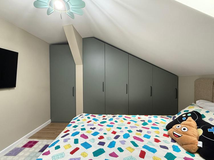 Penthouse cu 4 camere decomandat în Dumbrăvița