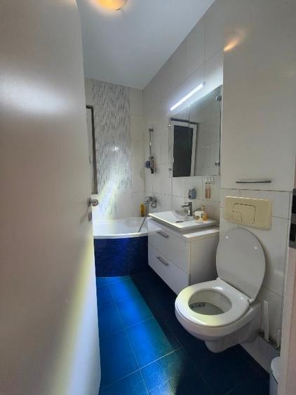 Apartament cu 3 camere semidecomandat, mobilat în Giroc