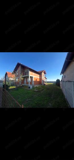 Casă cu Teren 603 Mp în Orțișoara