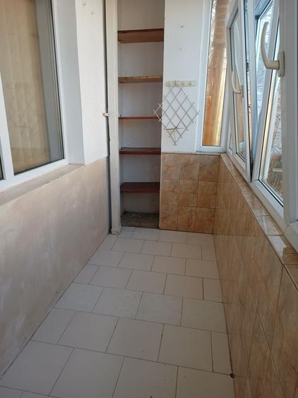 Apartament cu 2 camere decomandat în Hârșova