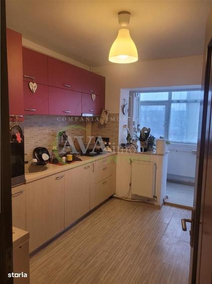 Apartament cu 3 camere decomandat în Central