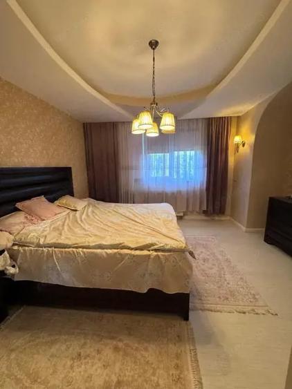 Casă cu Teren 2500 Mp în Siret