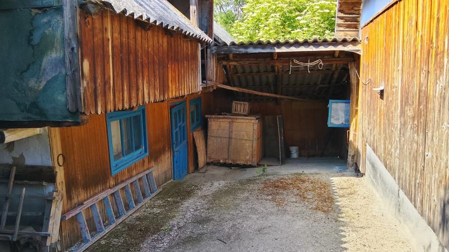 Casă individuală cu 5 camere cu Teren 2700 Mp în Ghindăoani