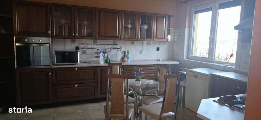 Vila D+P+E de vanzare in cartierul Europa - 4