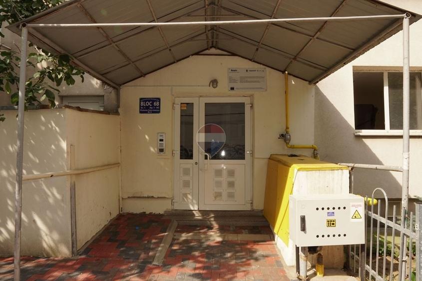 Apartament cu 2 camere decomandat, mobilat în Titan