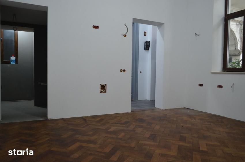 Apartament cu 4 camere în Central