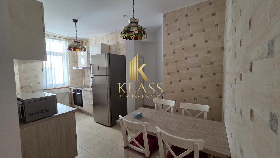 Apartament cu 4 camere decomandat, mobilat în Primăverii