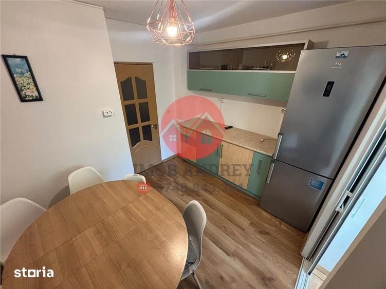 Apartament cu 3 camere decomandat în Central