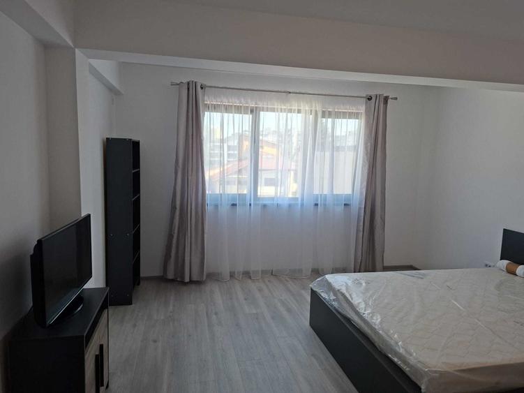 Apartament cu 3 camere decomandat în Brâncoveanu