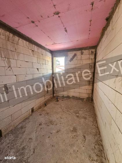 Casă cu 4 camere în Zigoneni