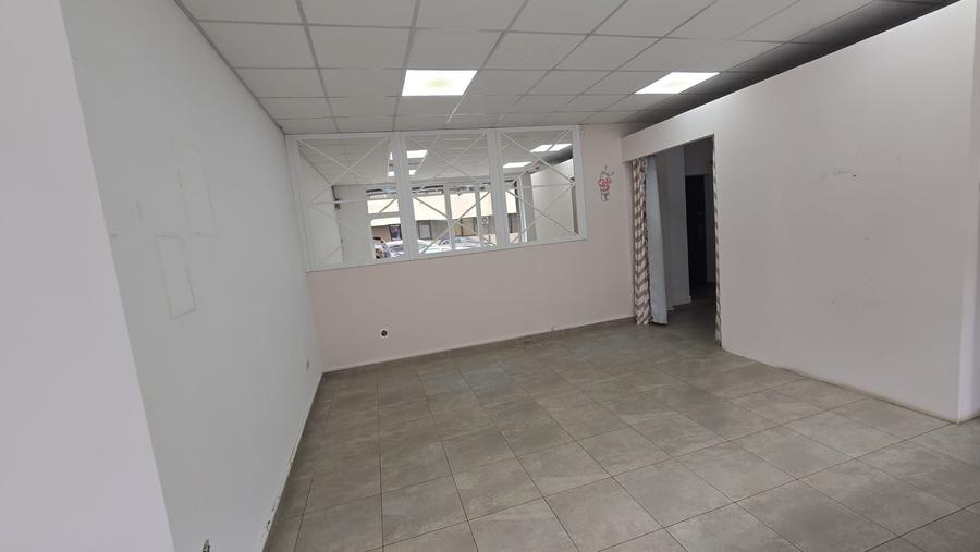 Spațiu comercial, de 56 mp, în Roșu