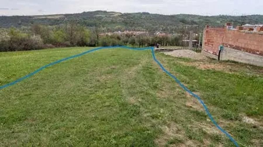 Teren de 4000 mp, în Cernești