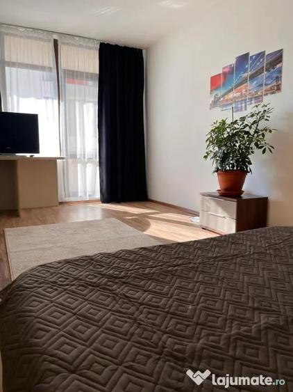 Garsonieră decomandată în Central