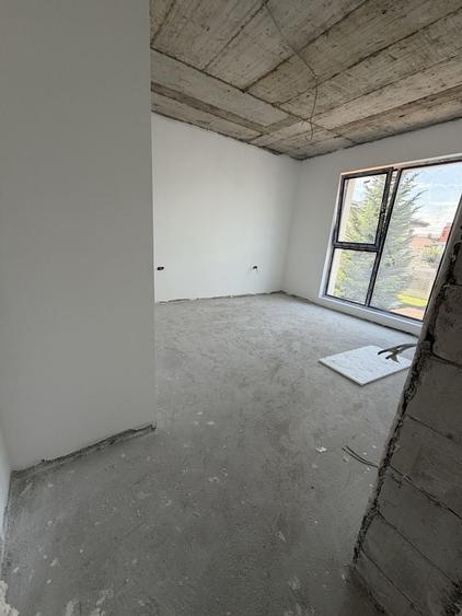 Casă cu 4 camere în Chiajna